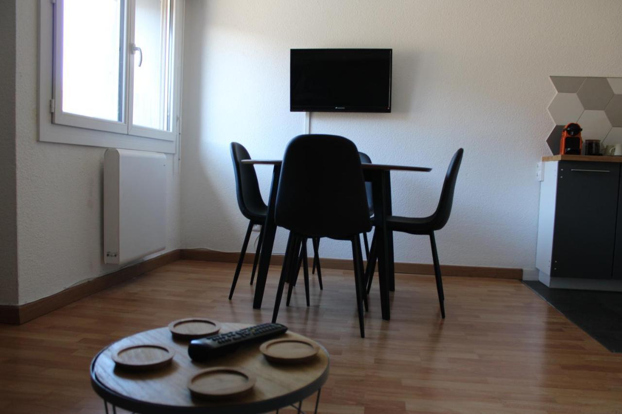 Studio Isard, Wifi Et Parking Gratuit, Navette Gratuite Au Pied De La Residence, Possibilite Forfait Menage Et Location Linge De Lit Et Toilette, A 10 Minutes A Pied Du Centre Ville Font-Romeu-Odeillo-Via Exterior foto